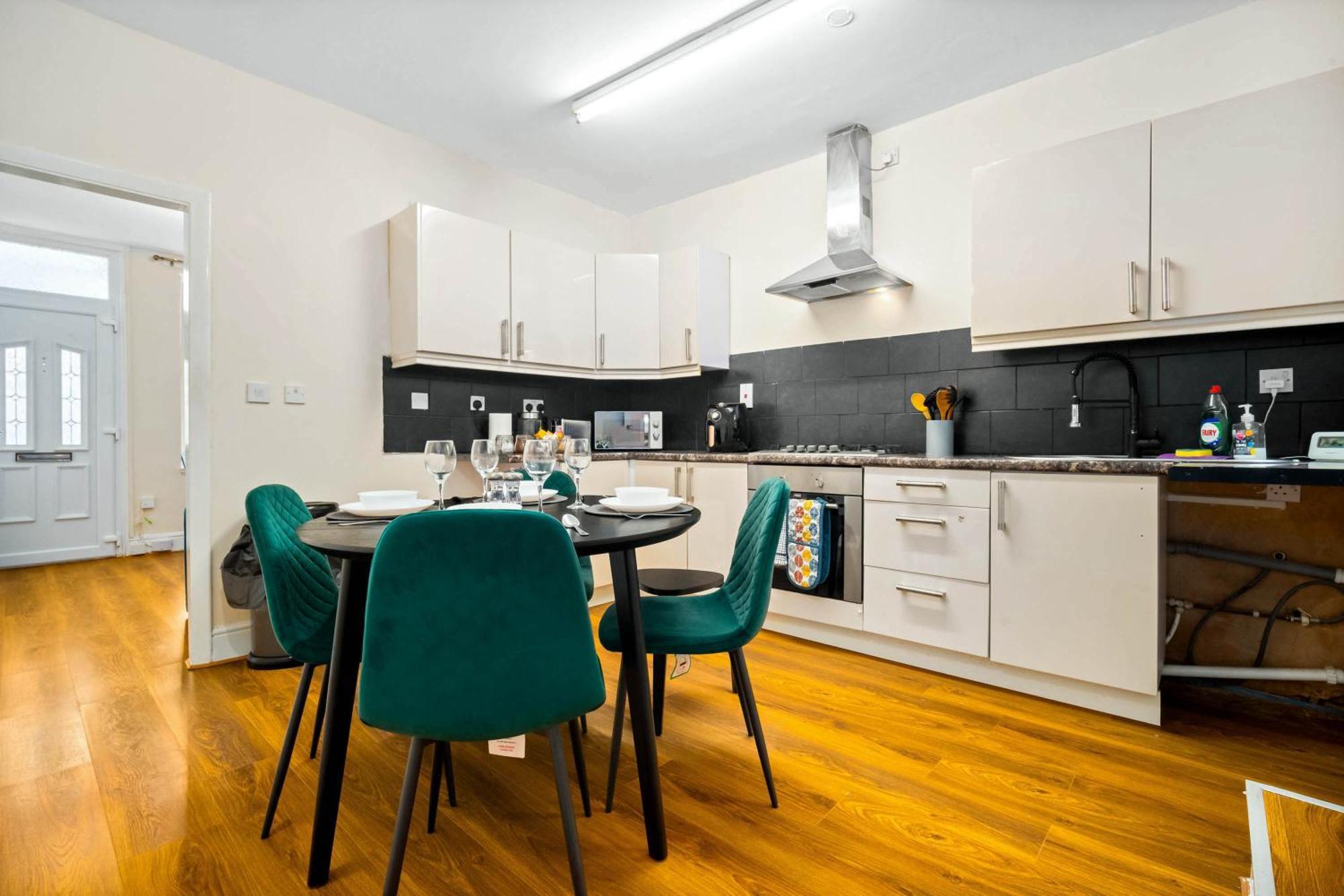 3 Bed House For Contractors & Families And Free Parking Βίλα Μπέρμιγχαμ Εξωτερικό φωτογραφία