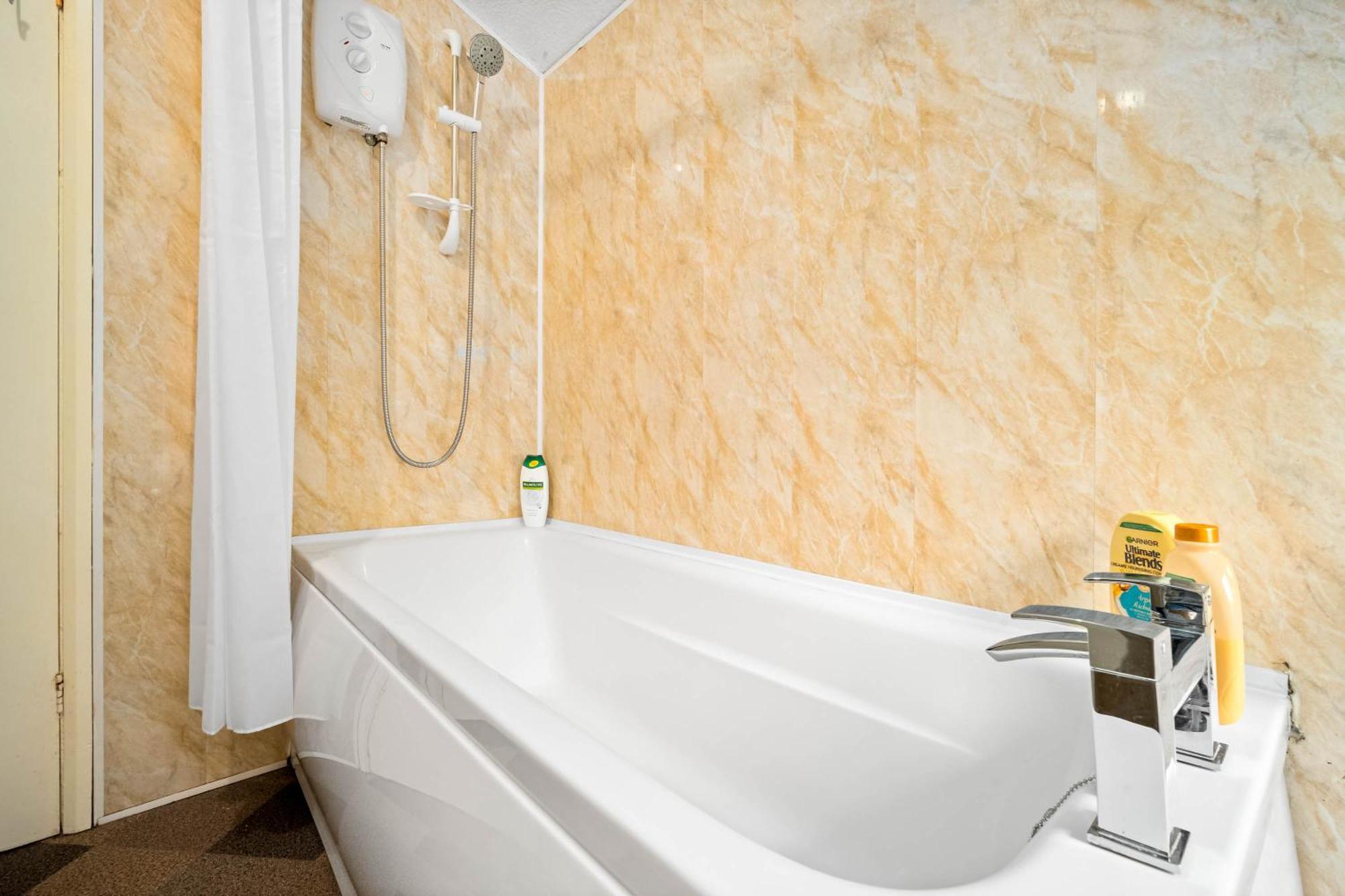 3 Bed House For Contractors & Families And Free Parking Βίλα Μπέρμιγχαμ Εξωτερικό φωτογραφία