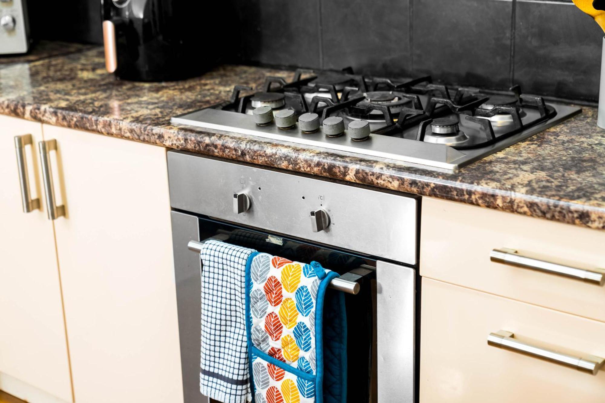 3 Bed House For Contractors & Families And Free Parking Βίλα Μπέρμιγχαμ Εξωτερικό φωτογραφία